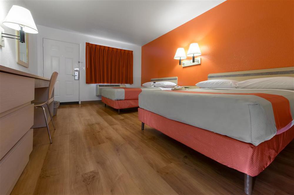 Motel 6-Chicopee, Ma - Springfield Room photo